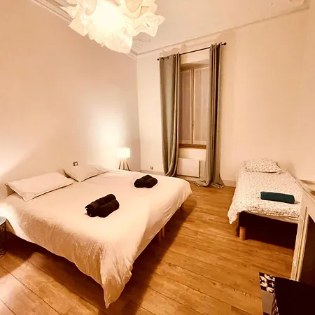 Le Pari Nimois, Avec Parking, Centre Arenes *